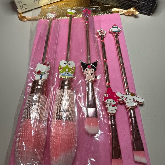 Sanrio Character Makeup Brush Set - Pink and Gold - Picture 2 of 13